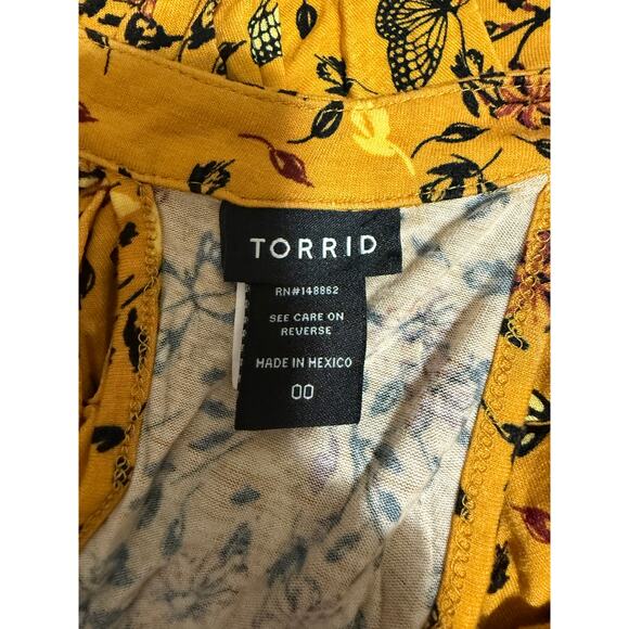 Torrid Yellow Floral & Butterfly Sleeveless Blouse - Size 00 (Medium) - Picture 2 of 6